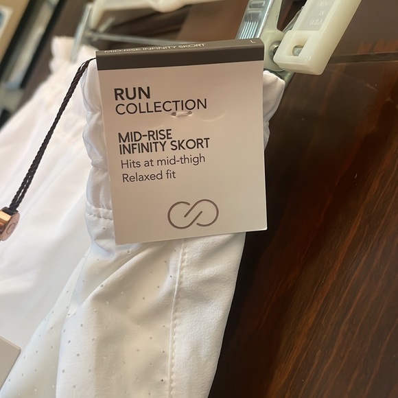 Calia Mid-Rise Infinity Skort - Picture 5 of 6